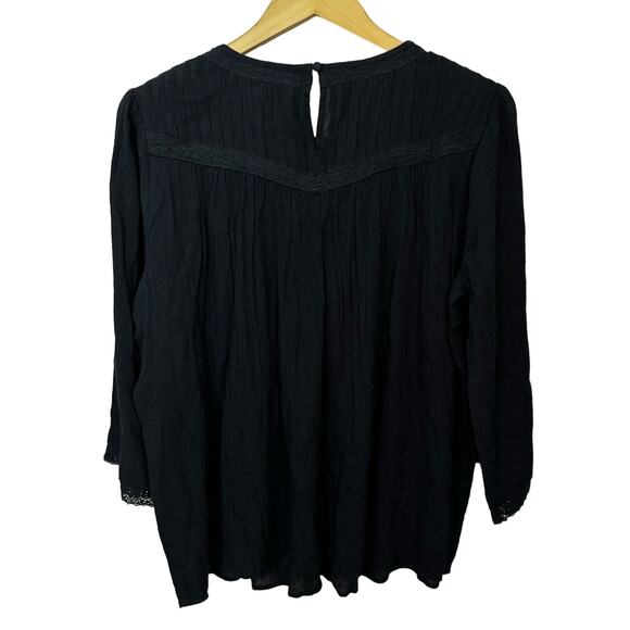 Logo Lavish Womens Top Size M Black Pleated Crochet Trim Keyhole Back Closure - Picture 4 of 9